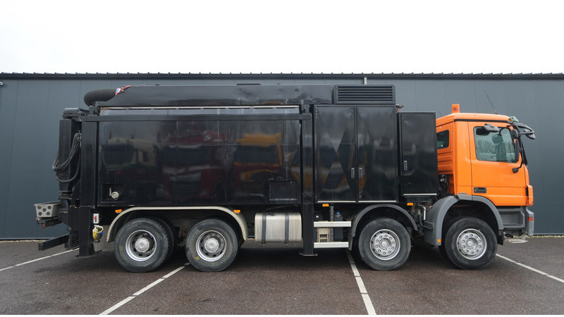 Mercedes-Benz ACTROS 4144 8X4 SEWER VACUUM MANUAL GEARBOX STEEL SUSPENSION - Vacuum truck: picture 2 Mercedes-Benz ACTROS 4144 8X4 SEWER VACUUM MANUAL GEARBOX STEEL SUSPENSION - Vacuum truck: picture 2