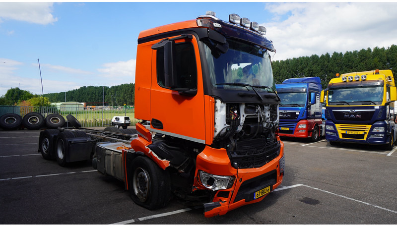 Mercedes-Benz ANTOS 2843 6x2 DAMAGED VEHICLE - Cab chassis truck: picture 3 Mercedes-Benz ANTOS 2843 6x2 DAMAGED VEHICLE - Cab chassis truck: picture 3