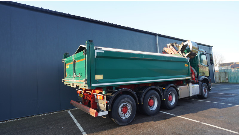 Crane truck Mercedes-Benz AROCS 3542 8X4 2 SIDE TIPPER WITH HMF Z 1943 CRANE 407.000KM: picture 7