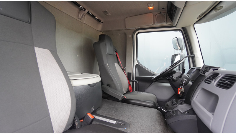 Box truck Renault D12 PROTECT EURO 6 615.000KM: picture 7