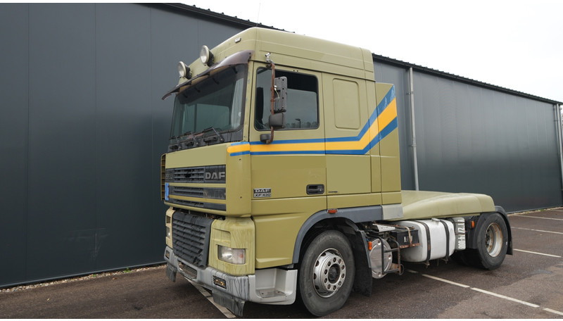 DAF XF 95.430 EURO 3 MANUAL GEARBOX - Tractor truck: picture 3 DAF XF 95.430 EURO 3 MANUAL GEARBOX - Tractor truck: picture 3