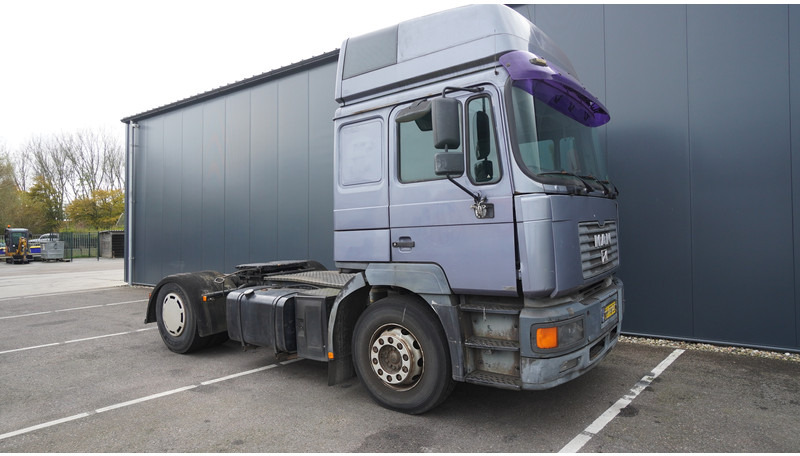 MAN F2000 EURO 2 MANUAL GEARBOX 6 CYLINDER - Tractor truck: picture 4 MAN F2000 EURO 2 MANUAL GEARBOX 6 CYLINDER - Tractor truck: picture 4
