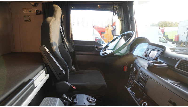 MAN TGX 26.560 6X2 EURO 6 RETARDER - Tractor truck: picture 5 MAN TGX 26.560 6X2 EURO 6 RETARDER - Tractor truck: picture 5