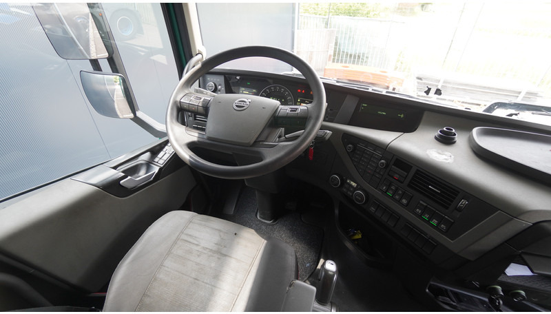 Volvo FH 460 6X2 EURO 6 GLOBETROTTER - Tractor truck: picture 5 Volvo FH 460 6X2 EURO 6 GLOBETROTTER - Tractor truck: picture 5