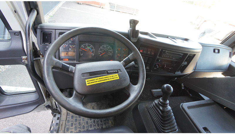 Volvo FL 6.220 CLOSED BOX 444.000KM MANUAL GEARBOX - Box truck: picture 5 Volvo FL 6.220 CLOSED BOX 444.000KM MANUAL GEARBOX - Box truck: picture 5