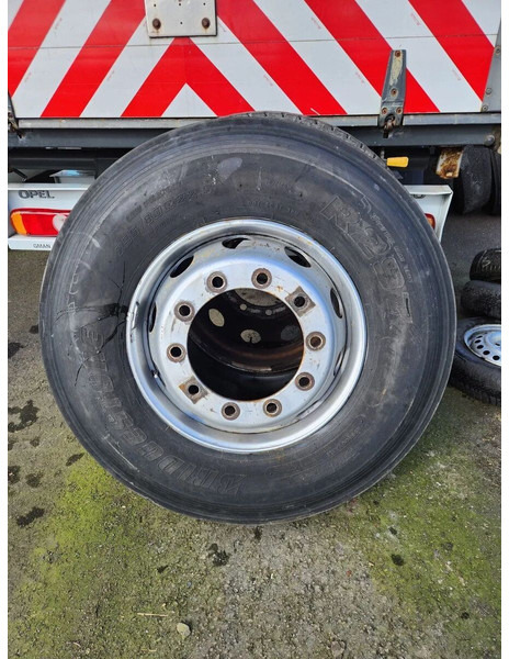 Tyres 18X 315-70/80/295x 22.5 INC RIMS, MUST GO - Tire for Truck: picture 4 Tyres 18X 315-70/80/295x 22.5 INC RIMS, MUST GO - Tire for Truck: picture 4