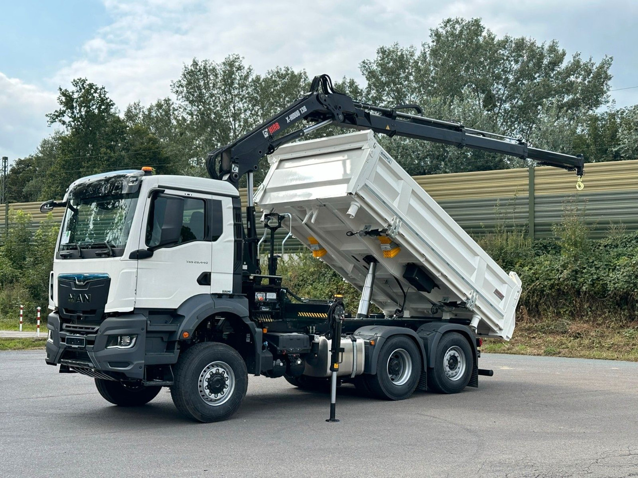 MAN TGS 28.440 6x4-4/3-Seiten- Kipper / Hiab 138-3 - Tipper, Crane truck: picture 1 MAN TGS 28.440 6x4-4/3-Seiten- Kipper / Hiab 138-3 - Tipper, Crane truck: picture 1