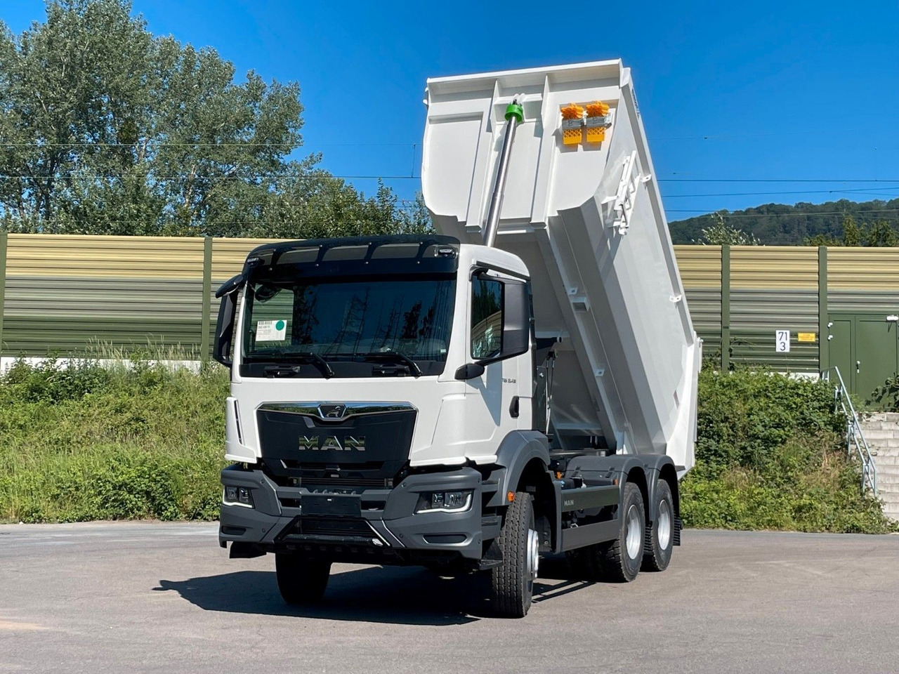 MAN TGS 33.440 6x4/Euro6e EuromixMTP Mulden-Kipper leasing MAN TGS 33.440 6x4/Euro6e EuromixMTP Mulden-Kipper: picture 7