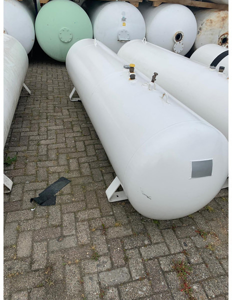 De Visser gastank Used Propane/Butane LPG tanks 1600 L (0,8 ton) Used ID 1.200 - Fuel tank: picture 1 De Visser gastank Used Propane/Butane LPG tanks 1600 L (0,8 ton) Used ID 1.200 - Fuel tank: picture 1