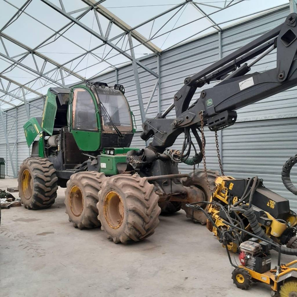 John Deere 1270 E - Forestry harvester: picture 1 John Deere 1270 E - Forestry harvester: picture 1