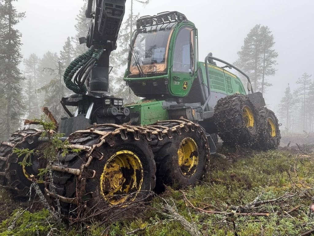 John Deere 1270 G - Forestry harvester: picture 2 John Deere 1270 G - Forestry harvester: picture 2