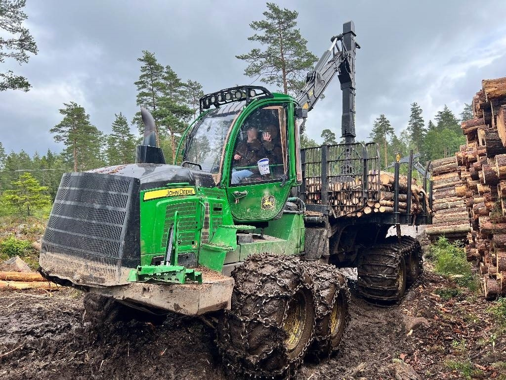 John Deere 1510 G  - Forwarder: picture 4 John Deere 1510 G  - Forwarder: picture 4