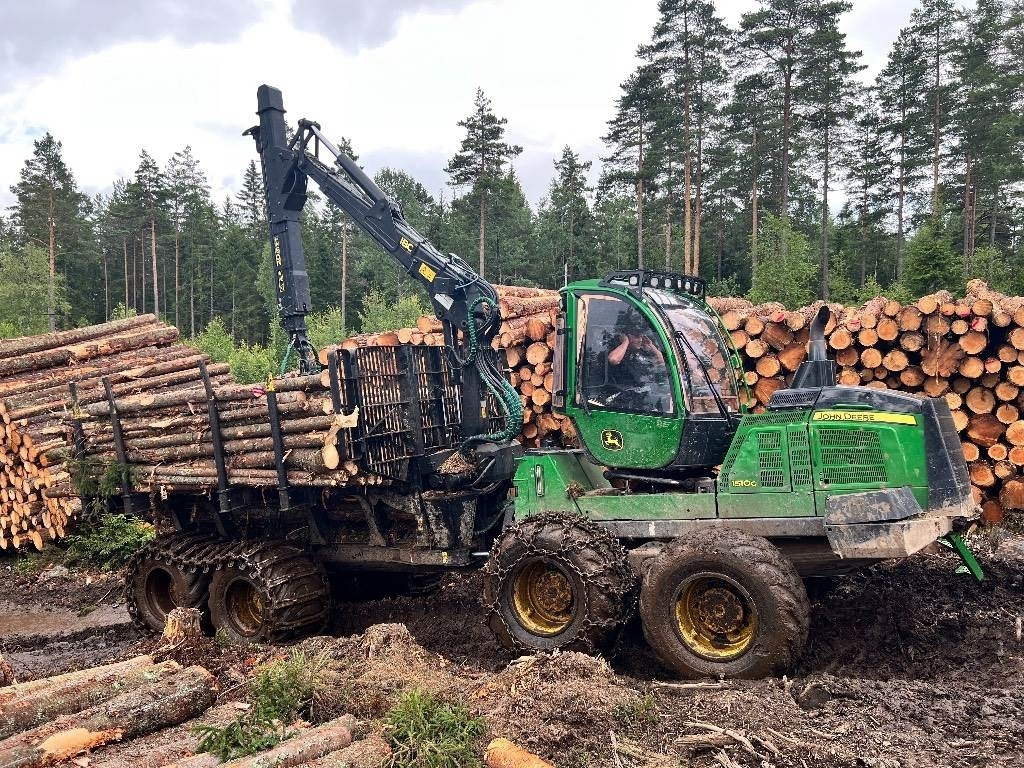 John Deere 1510 G  - Forwarder: picture 2 John Deere 1510 G  - Forwarder: picture 2