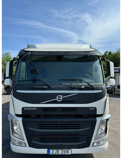 Volvo FM 330 6x2*4, Euro 6, REF-truck, 2019 - Refrigerator truck: picture 2 Volvo FM 330 6x2*4, Euro 6, REF-truck, 2019 - Refrigerator truck: picture 2