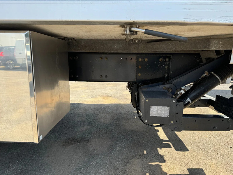 Volvo FM 330 6x2*4, Euro 6, REF-truck, 2019 - Refrigerator truck: picture 5 Volvo FM 330 6x2*4, Euro 6, REF-truck, 2019 - Refrigerator truck: picture 5