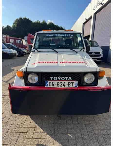Toyota Land Cruiser **RECOVERY TRUCK-WINCH** - Commercial truck: picture 2 Toyota Land Cruiser **RECOVERY TRUCK-WINCH** - Commercial truck: picture 2