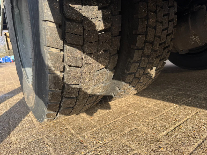 DAF 65.210 **BELGIAN TRUCK-FULL STEEL** - Box truck: picture 5 DAF 65.210 **BELGIAN TRUCK-FULL STEEL** - Box truck: picture 5