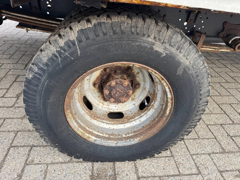 Mercedes-Benz **611D-FRENCH ORIGIN** - Curtain side truck: picture 4 Mercedes-Benz **611D-FRENCH ORIGIN** - Curtain side truck: picture 4