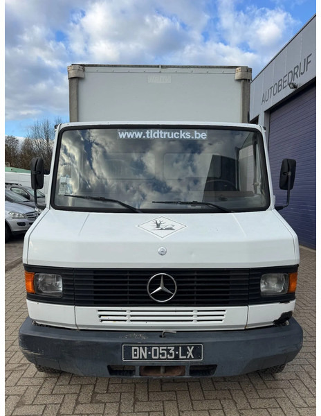Mercedes-Benz **611D-FRENCH ORIGIN** - Curtain side truck: picture 2 Mercedes-Benz **611D-FRENCH ORIGIN** - Curtain side truck: picture 2