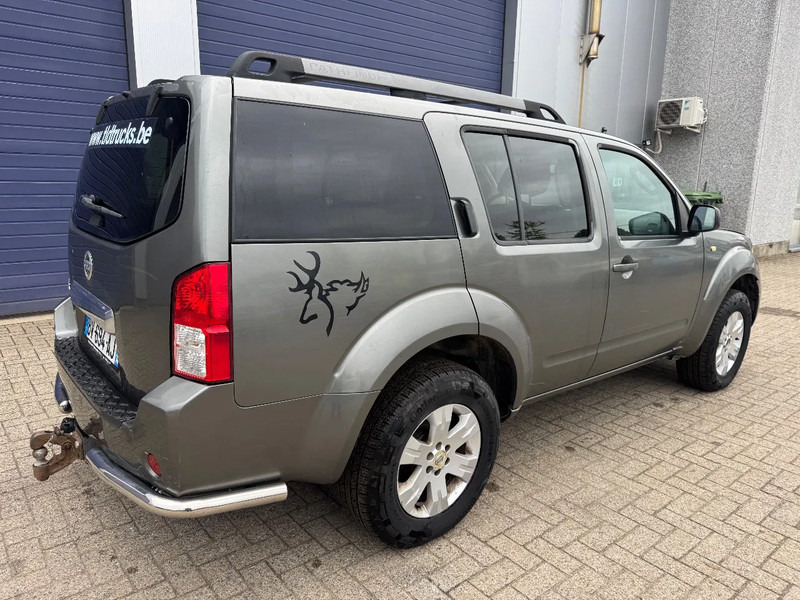Nissan Pathfinder **AIRCO-EURO 3-7 SEATS** - Car: picture 4 Nissan Pathfinder **AIRCO-EURO 3-7 SEATS** - Car: picture 4