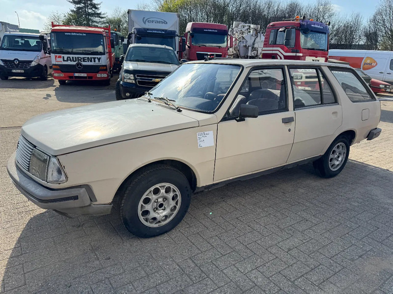 Renault 18 **ESSENCE-PETROL** - Station wagon: picture 1 Renault 18 **ESSENCE-PETROL** - Station wagon: picture 1