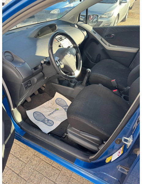 Hatchback Toyota Yaris **PETROL-ESSENCE-AC**: picture 9 Hatchback Toyota Yaris **PETROL-ESSENCE-AC**: picture 9