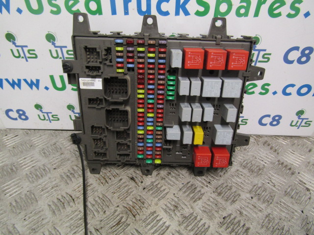 RENAULT MIDLUM DXI FUSE BOARD P/NO 7421169993-01 - Electrical system for Truck: picture 1 RENAULT MIDLUM DXI FUSE BOARD P/NO 7421169993-01 - Electrical system for Truck: picture 1