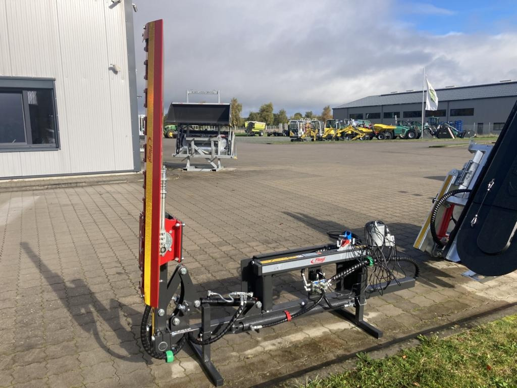 Fliegl ASTSCHERE 1450 - Flail mower/ Mulcher: picture 1 Fliegl ASTSCHERE 1450 - Flail mower/ Mulcher: picture 1