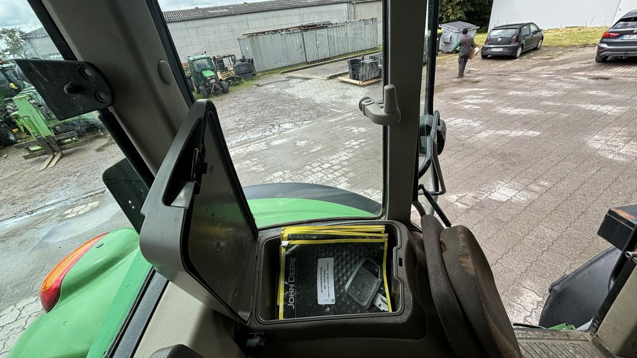 John Deere 6430 - Farm tractor: picture 3 John Deere 6430 - Farm tractor: picture 3