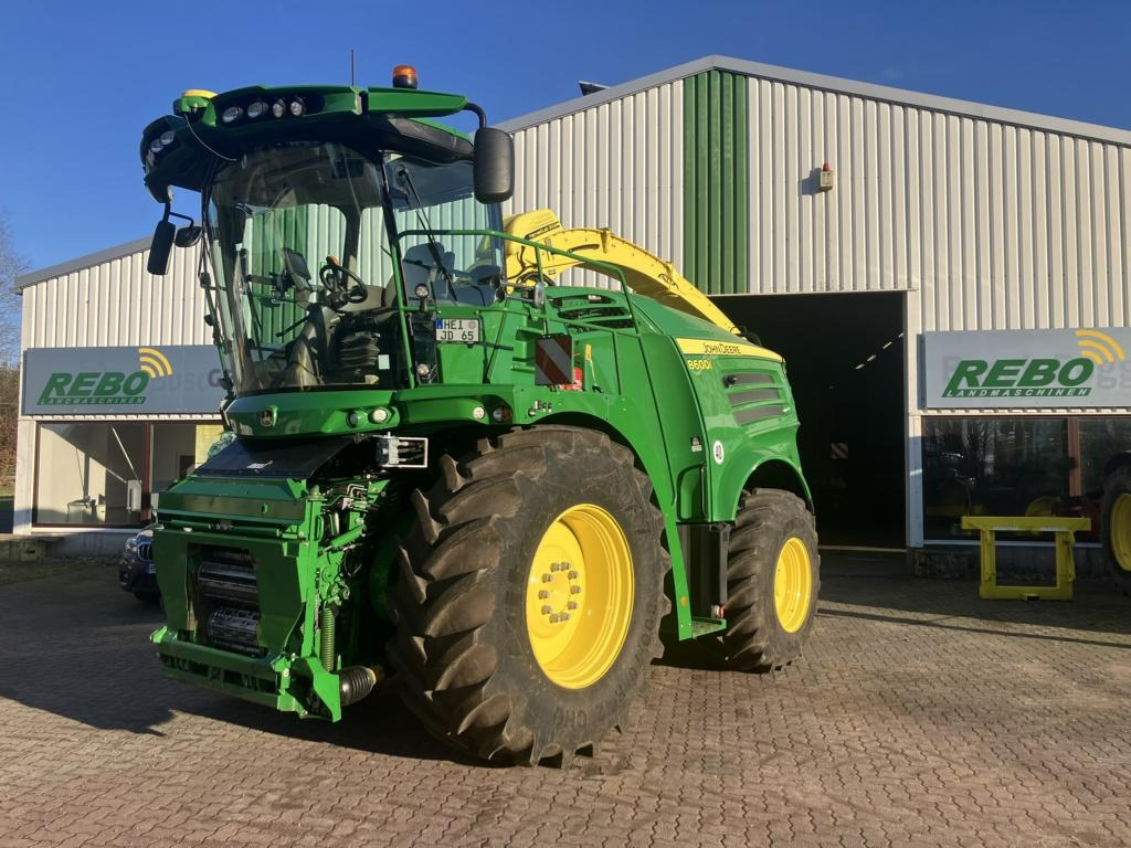 John Deere 8600 FELDHÄCKSLER - Harvester: picture 1 John Deere 8600 FELDHÄCKSLER - Harvester: picture 1
