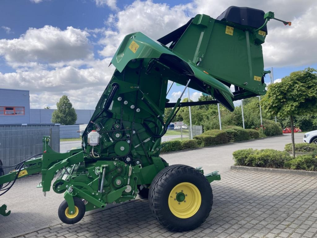 John Deere V461M - Bale wrapper: picture 5 John Deere V461M - Bale wrapper: picture 5
