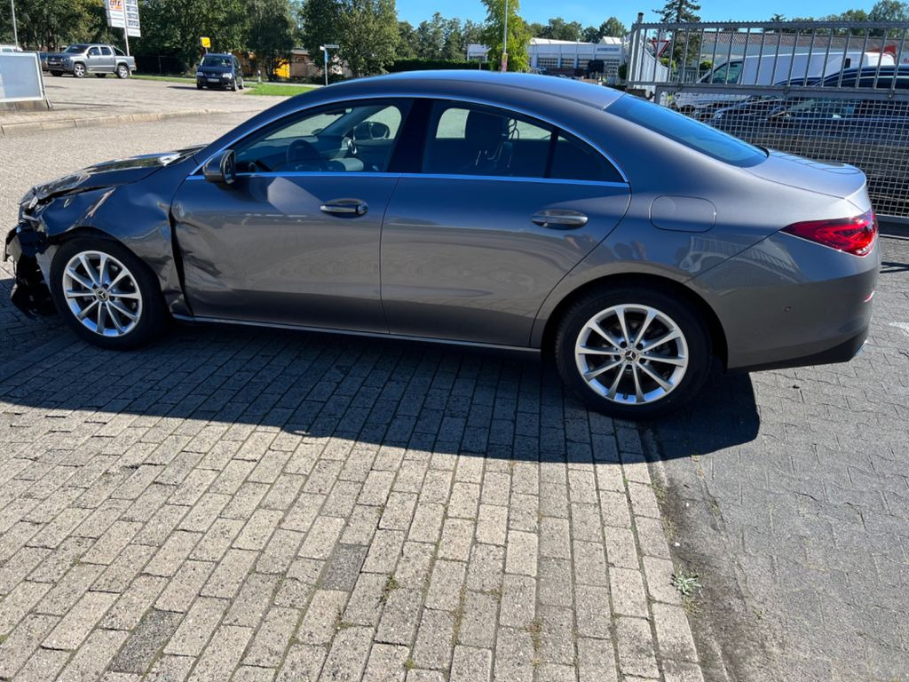 Mercedes-Benz CLA 180 4.500 KM NAVI-LED - Grosse Bildschirm - Car: picture 2 Mercedes-Benz CLA 180 4.500 KM NAVI-LED - Grosse Bildschirm - Car: picture 2