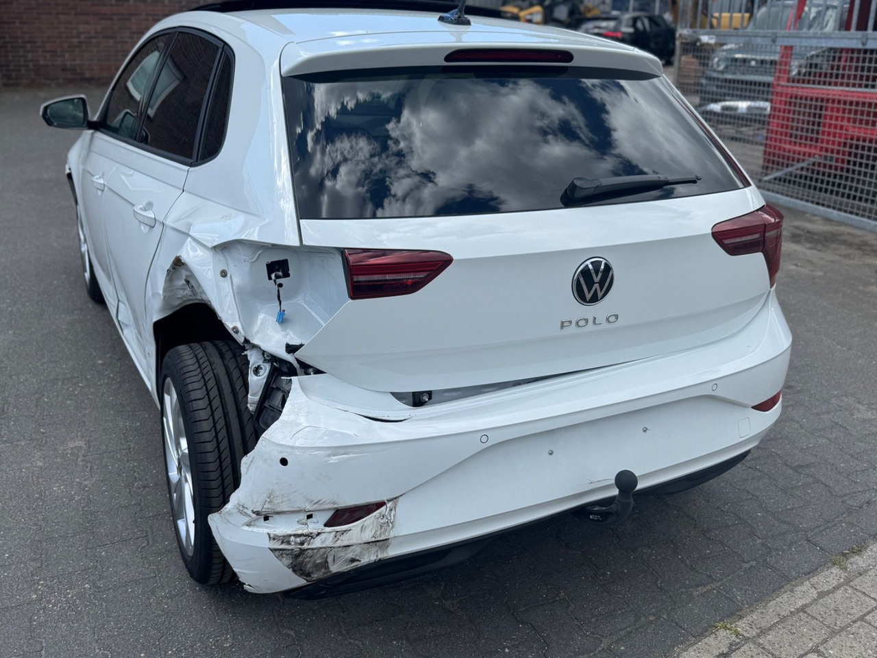 Volkswagen Polo Style 1.0 TSI DSG Pano / AHK / CAMERA - Car: picture 5 Volkswagen Polo Style 1.0 TSI DSG Pano / AHK / CAMERA - Car: picture 5