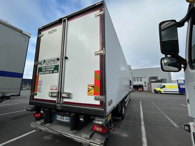 Volvo FM - Refrigerator truck: picture 3 Volvo FM - Refrigerator truck: picture 3
