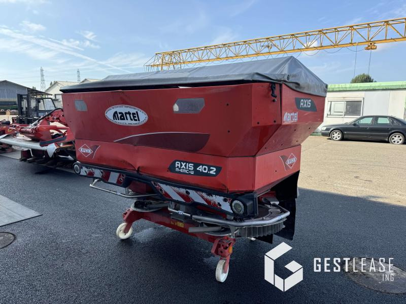 Kuhn AXIS 40.2 - Fertilizer spreader: picture 4 Kuhn AXIS 40.2 - Fertilizer spreader: picture 4