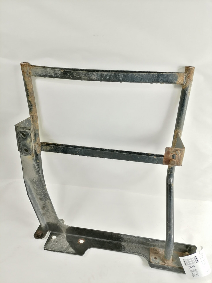DAF Akukasti alune astmelaud 1689813 - Footstep for Truck: picture 2 DAF Akukasti alune astmelaud 1689813 - Footstep for Truck: picture 2