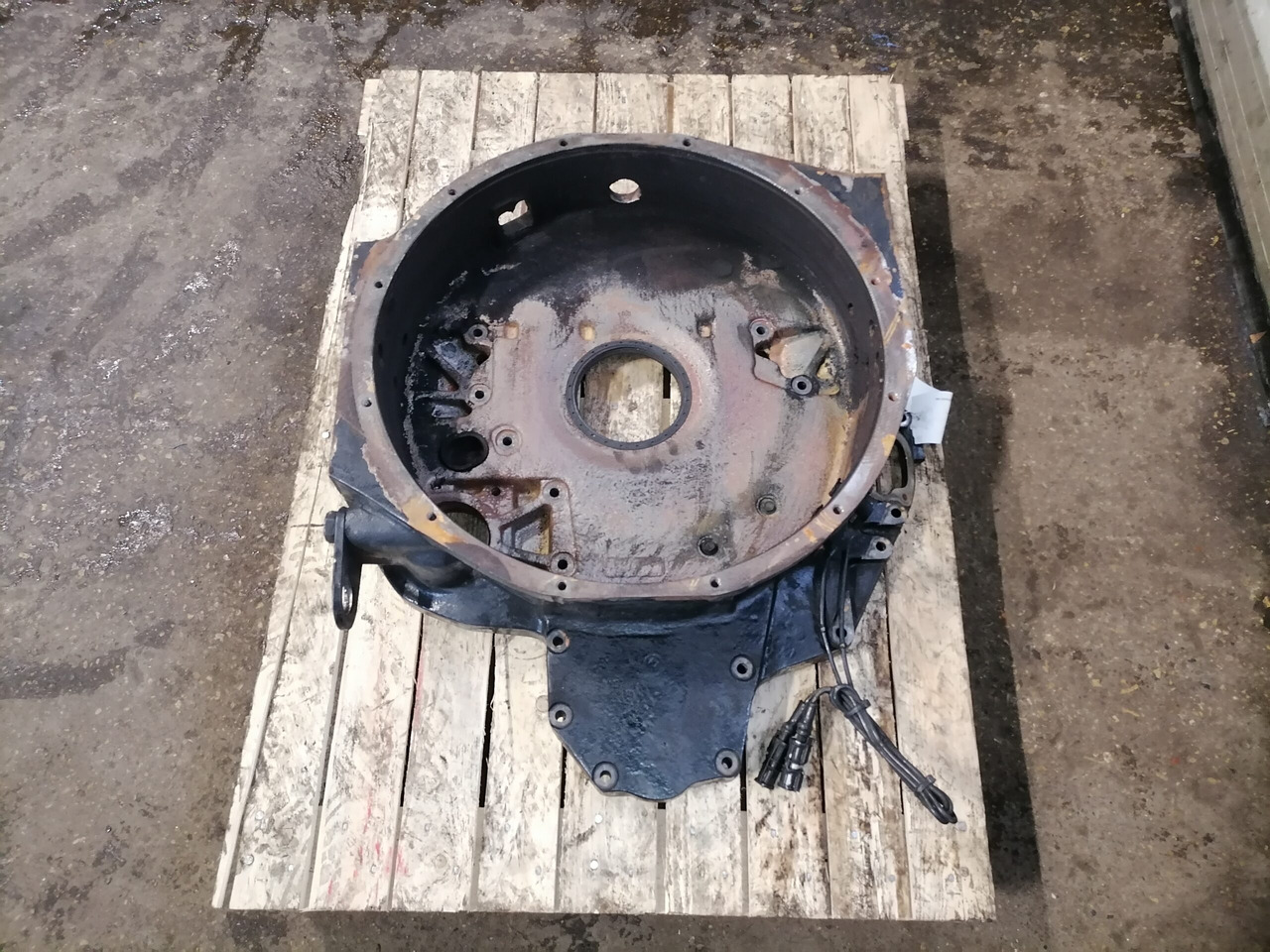 MAN Flywheel housing 51014013232 - Flywheel for Truck: picture 2 MAN Flywheel housing 51014013232 - Flywheel for Truck: picture 2