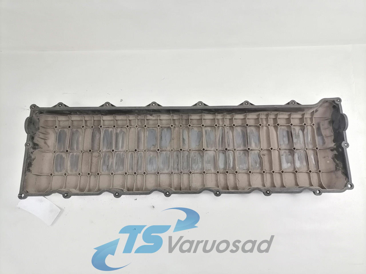 MAN Valve cover 51034016014 - Cylinder head for Truck: picture 3 MAN Valve cover 51034016014 - Cylinder head for Truck: picture 3
