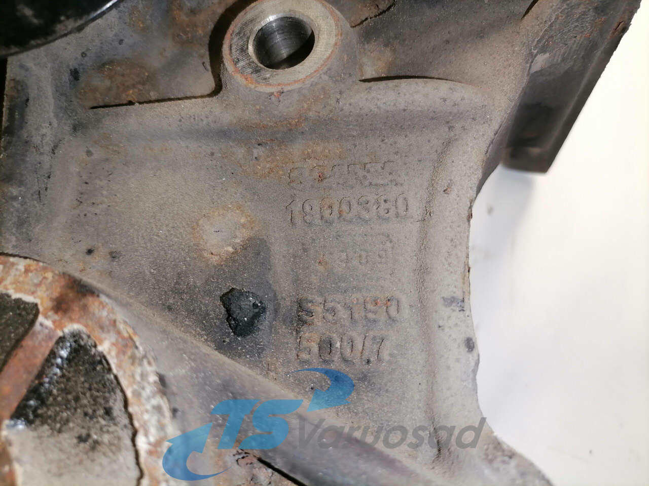 Scania Air conditioning compressor carrier 1900380 - Heating/ Ventilation for Truck: picture 2 Scania Air conditioning compressor carrier 1900380 - Heating/ Ventilation for Truck: picture 2