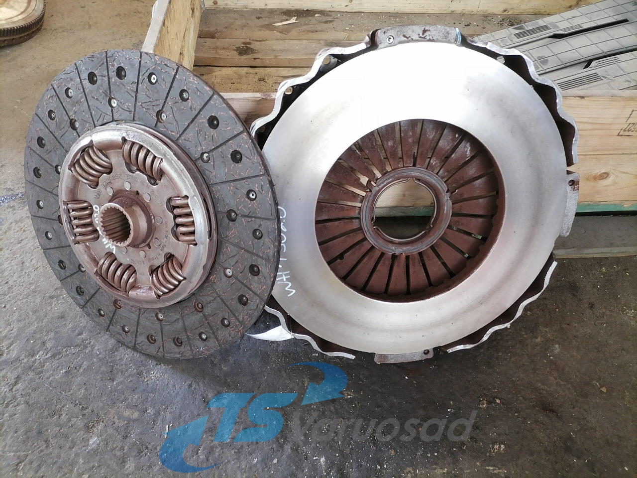 Scania Clutch 574977 - Clutch and parts for Truck: picture 2 Scania Clutch 574977 - Clutch and parts for Truck: picture 2