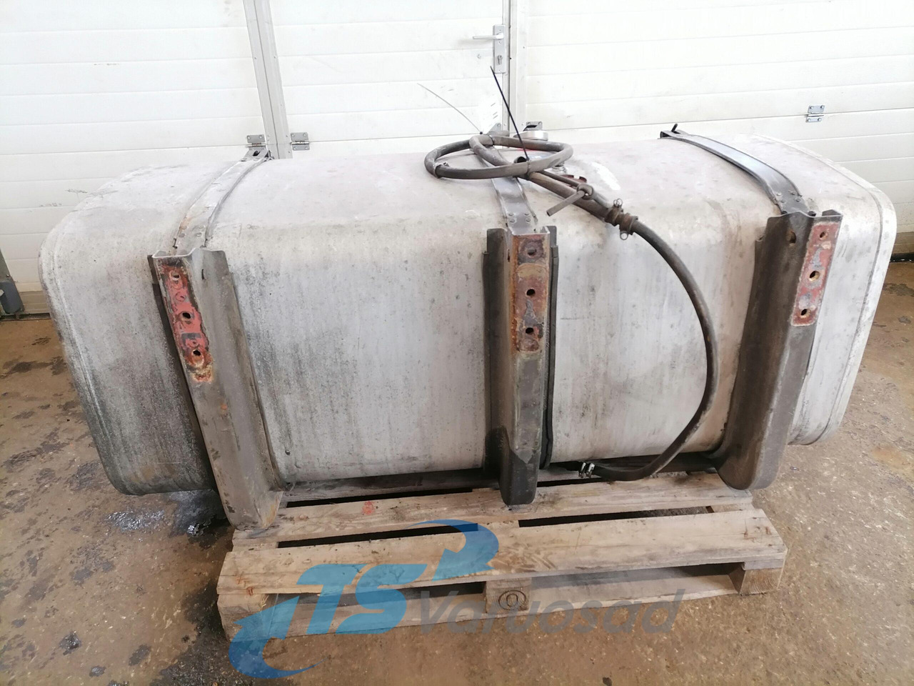 Scania Kütusepaak 700L 1517309 - Fuel tank for Truck: picture 4 Scania Kütusepaak 700L 1517309 - Fuel tank for Truck: picture 4