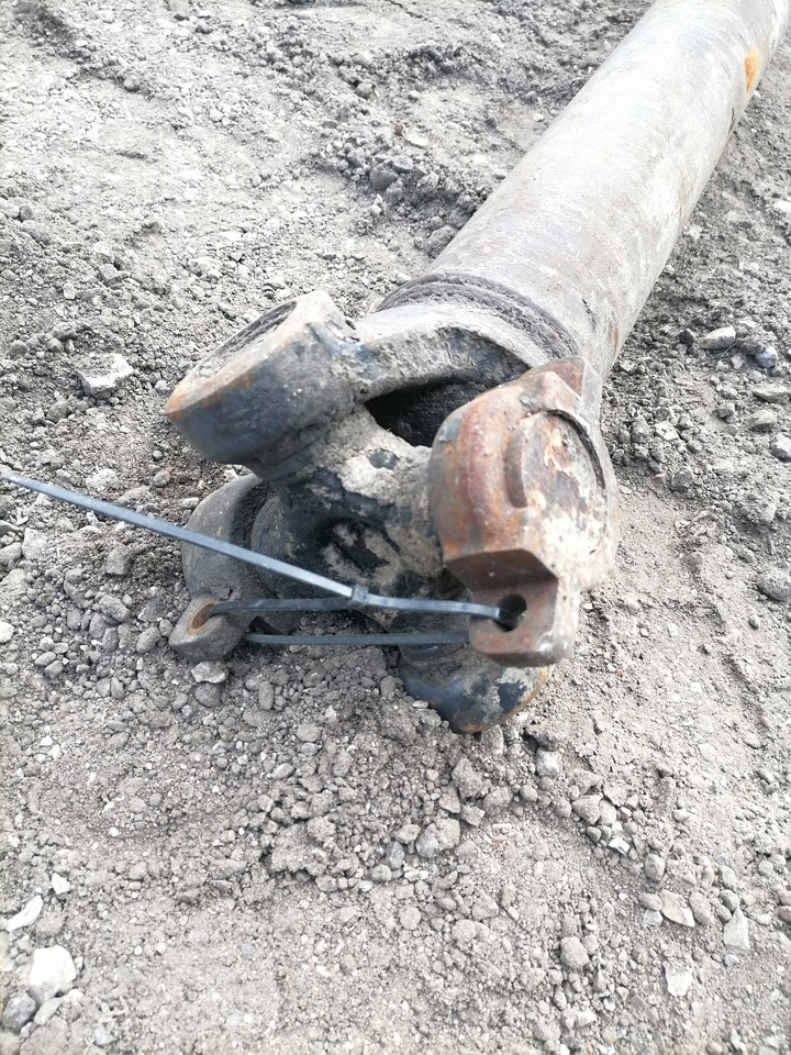 Scania Propeller shaft 1758600 - Propeller shaft for Truck: picture 3 Scania Propeller shaft 1758600 - Propeller shaft for Truck: picture 3