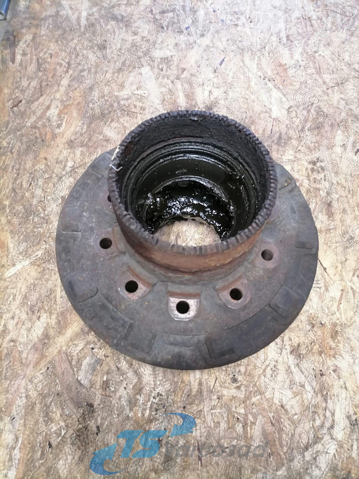 Scania Rear axel hub 1382884 - Universal part for Truck: picture 3 Scania Rear axel hub 1382884 - Universal part for Truck: picture 3
