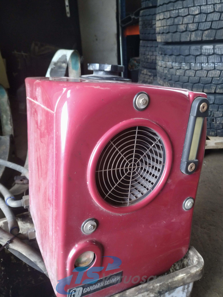 Universaalne Hydrulic oil cooler 8013015000-2 - Hydraulic tank for Truck: picture 2 Universaalne Hydrulic oil cooler 8013015000-2 - Hydraulic tank for Truck: picture 2