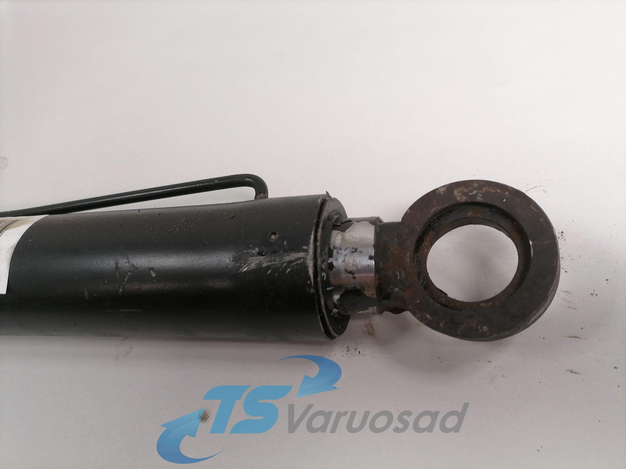 Volvo Cab tilting cylinder 3198842 - Cab suspension for Truck: picture 4 Volvo Cab tilting cylinder 3198842 - Cab suspension for Truck: picture 4