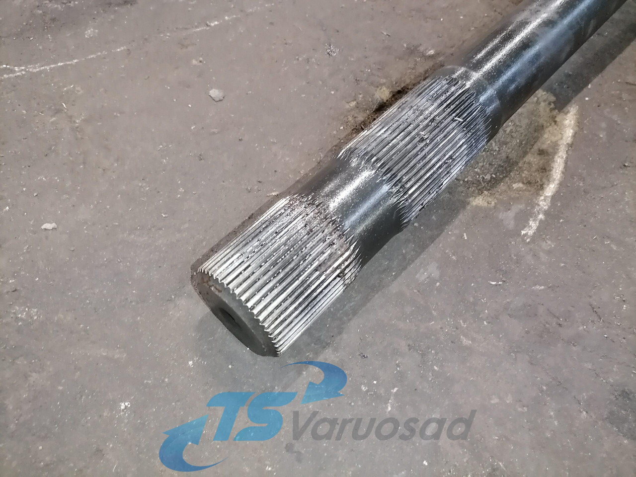 Volvo Drive shaft 20836831 - Drive shaft for Truck: picture 3 Volvo Drive shaft 20836831 - Drive shaft for Truck: picture 3