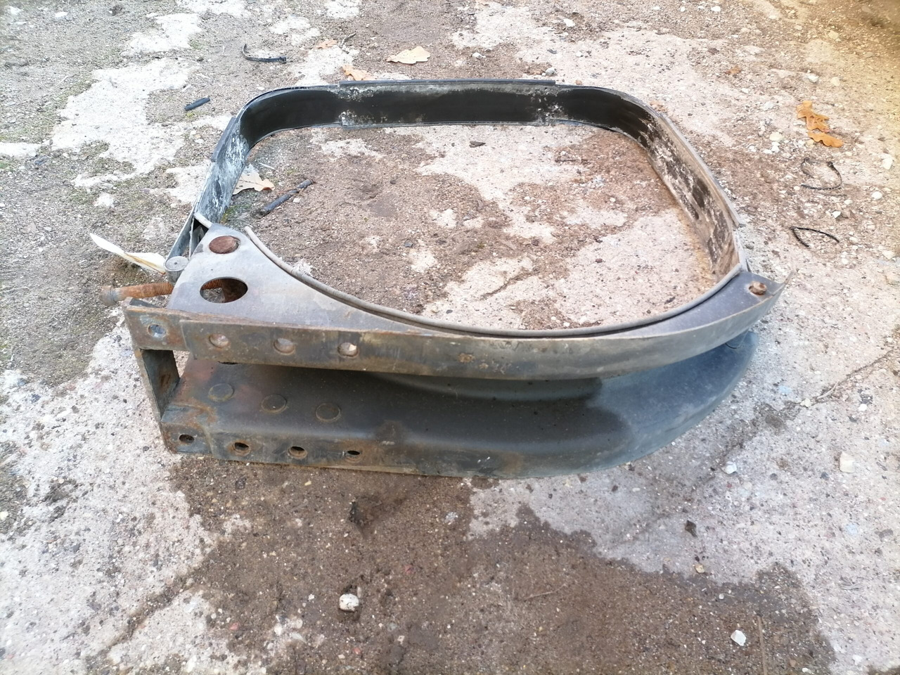 Volvo Kütusepaagi kandur, Volvo 20721537 - Fuel tank for Truck: picture 2 Volvo Kütusepaagi kandur, Volvo 20721537 - Fuel tank for Truck: picture 2