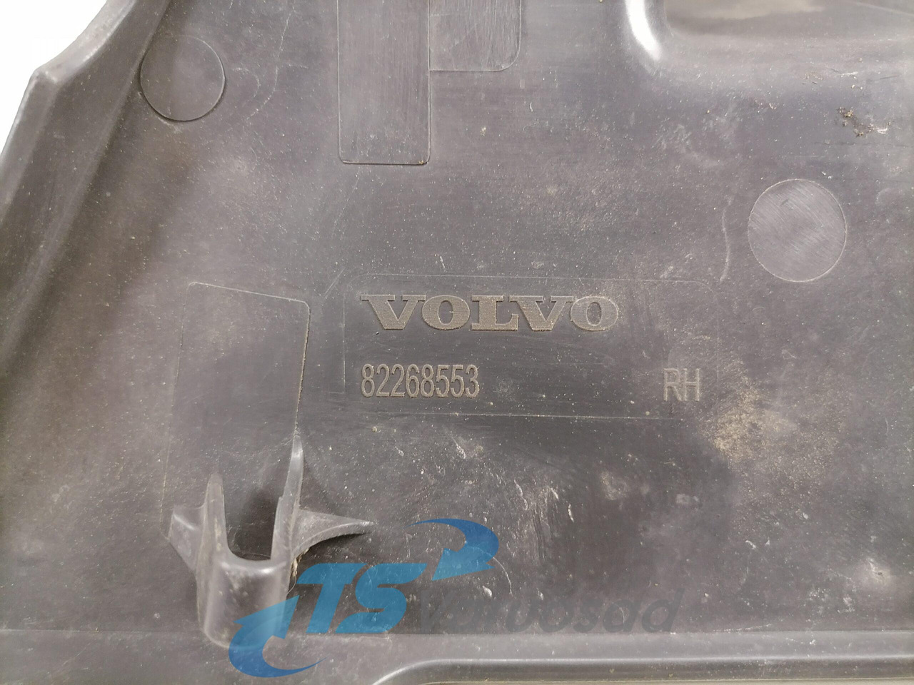 Volvo Peegli katteplastik 82268553 - Rear view mirror for Truck: picture 3 Volvo Peegli katteplastik 82268553 - Rear view mirror for Truck: picture 3