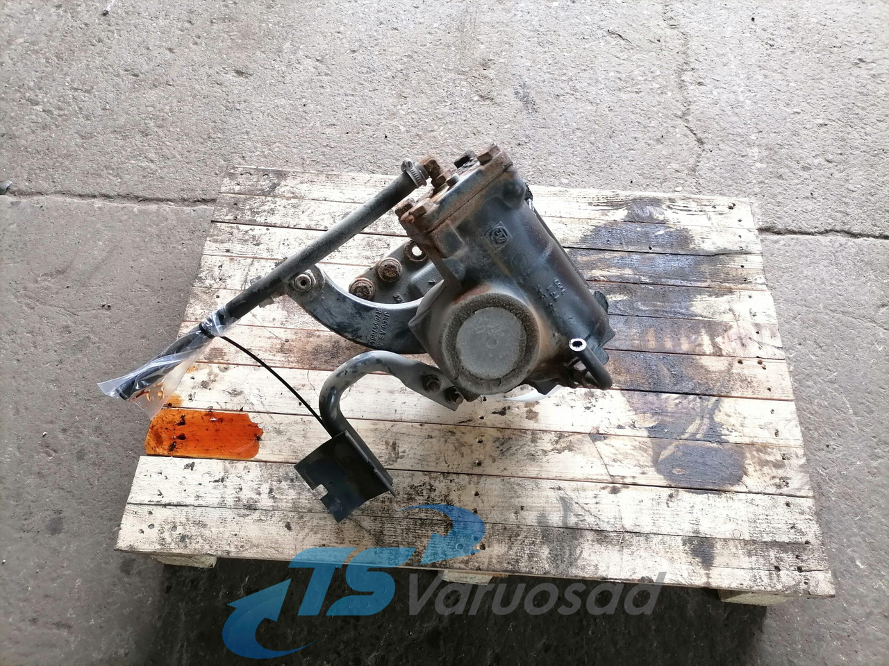 Volvo Steering box 20901108 - Steering gear for Truck: picture 1 Volvo Steering box 20901108 - Steering gear for Truck: picture 1