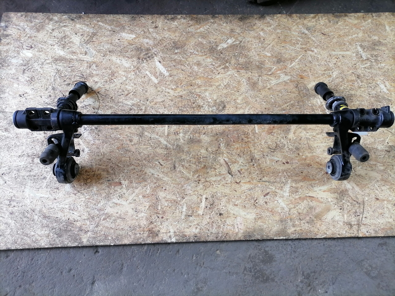 Volvo Volvo FH kabiini torsioonvarras 21750162 - Cab suspension for Truck: picture 2 Volvo Volvo FH kabiini torsioonvarras 21750162 - Cab suspension for Truck: picture 2